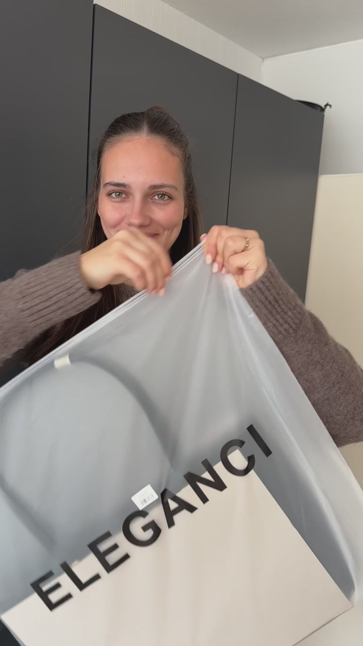 Gallantry Gina – Shopper